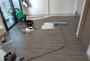 Sàn nhựa giả gỗ lát bể bơi giá rẻ siêu đẹp