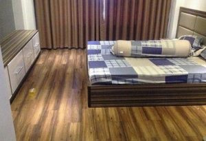 Vệ sinh và sử dụng đúng cách tăng tuổi thọ sàn nhựa giả gỗ