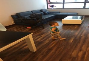 [ Thi công sàn nhựa ] Làm sàn giả gỗ vinyl có hèm khóa, sàn ngoài trời