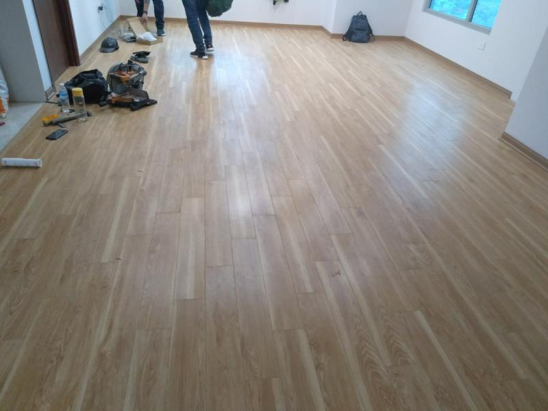 ván sàn nhựa giả gỗ là gì, sàn nhựa giả gỗ giá rẻ, báo giá sàn nhựa vân giả gỗ,