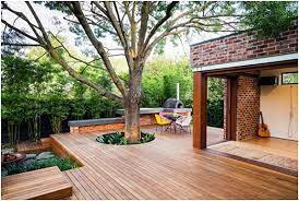 Hành lang sử dụng sàn gỗ ngoài trời