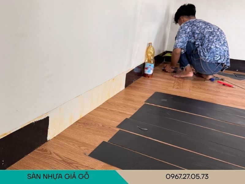 thi công sàn nhựa giả gỗ tại hà nội
